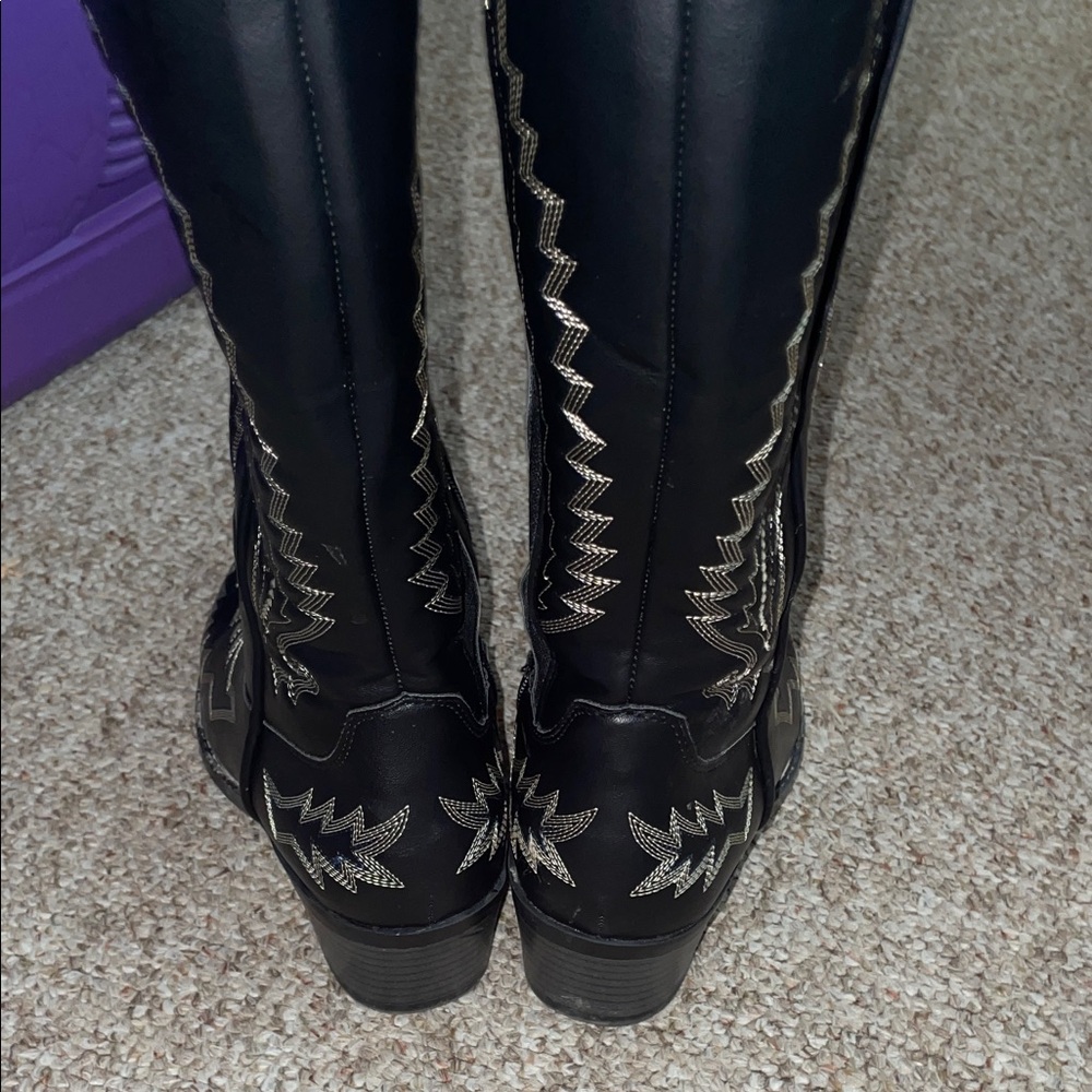 Torrid Black Embroidered Heeled Boots Knee high, wide calf - Picture 4 of 7
